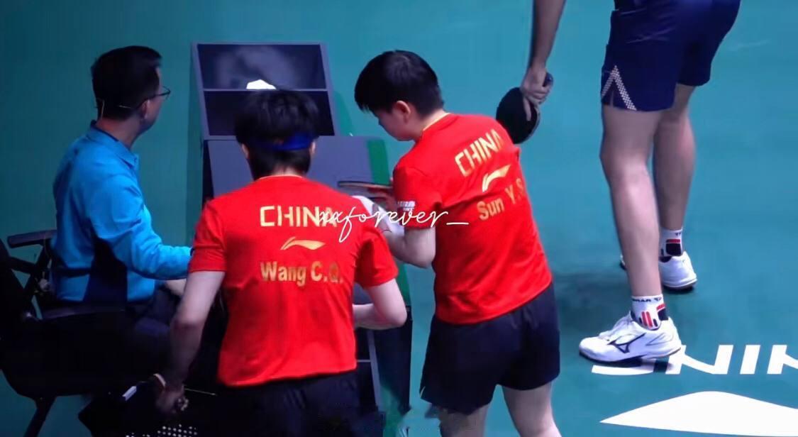 这默契真的没得说，太同频了几乎都是同时进行 