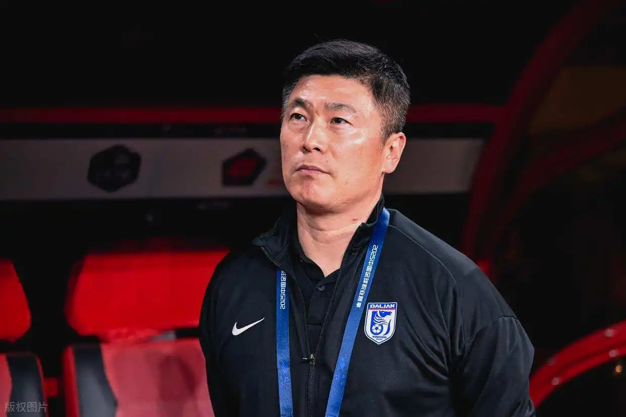 辽宁铁人3:0天津津门虎、大连英博1:0上海海港，双双结束2连败，两位李指导压力