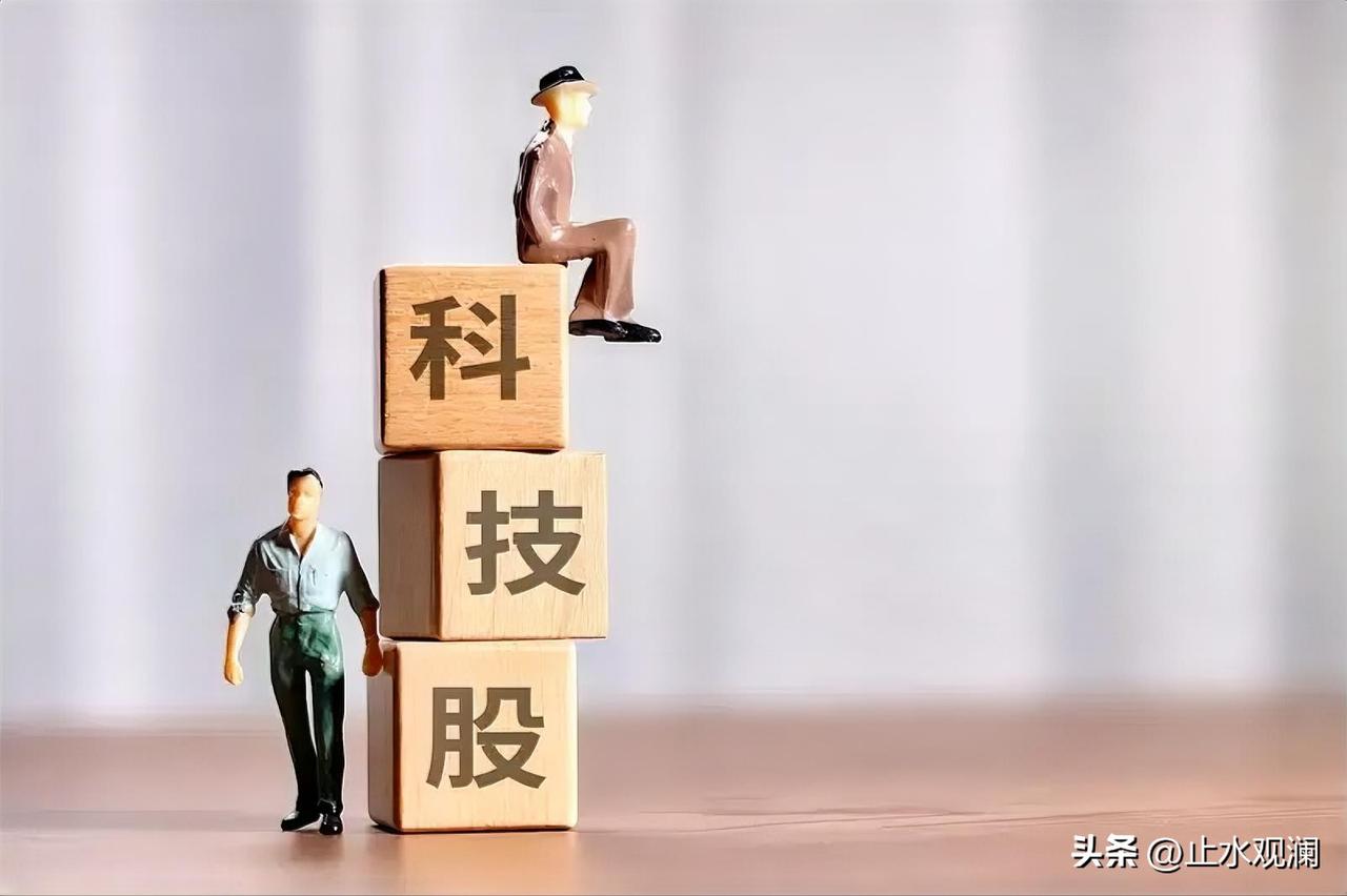 二季度快收官了，基金经理们的新动向开始浮出水面。

胡宜斌把手里那家动漫IP龙头
