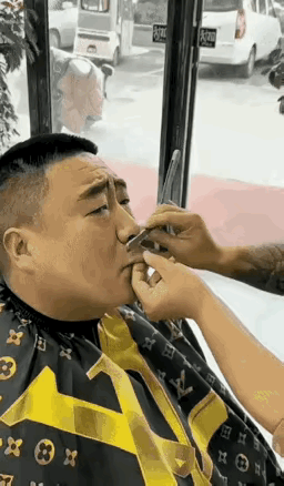 这样刮胡子的服务，有没有想去体验一下的？