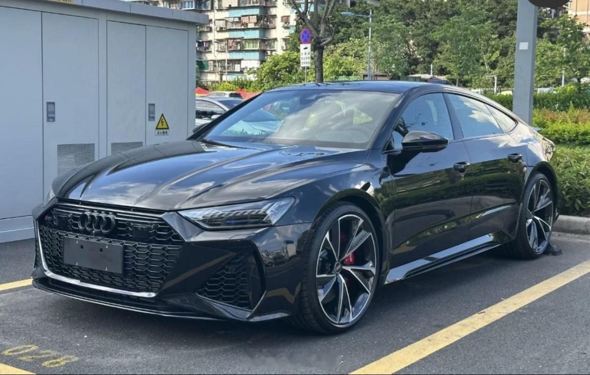 奥迪 RS7 Sportback2022年07月上牌，18500公里一手原版0出