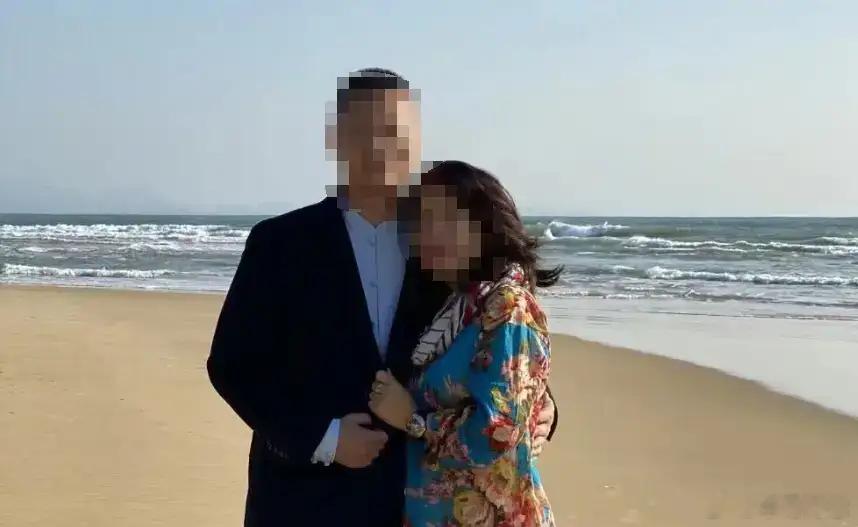 首先，这么大金额的借款，怎么就这么轻易地给了？是爱情冲昏了头脑，还是有其他隐情？