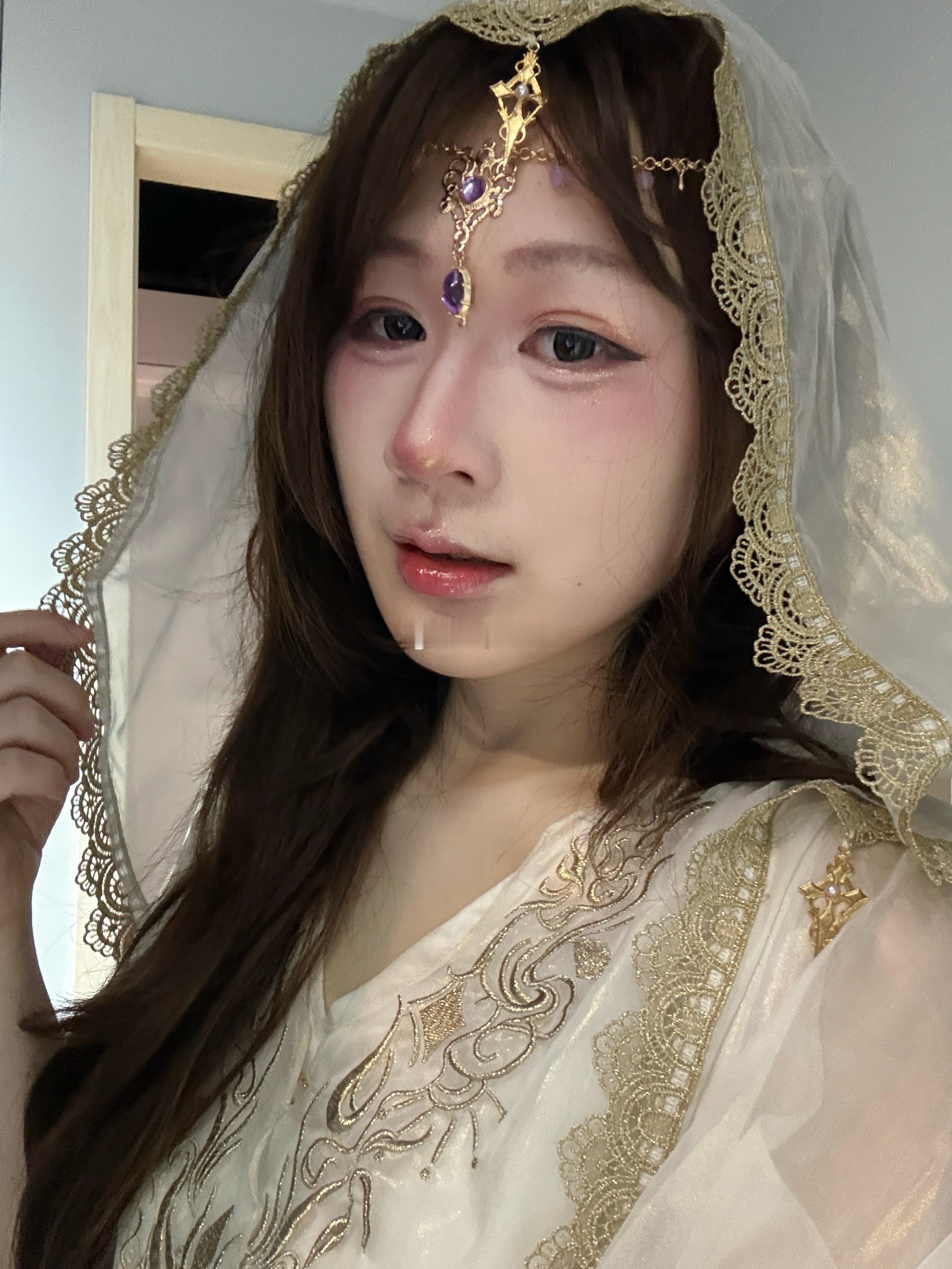 我脸这么大是为了让你更容易亲到我