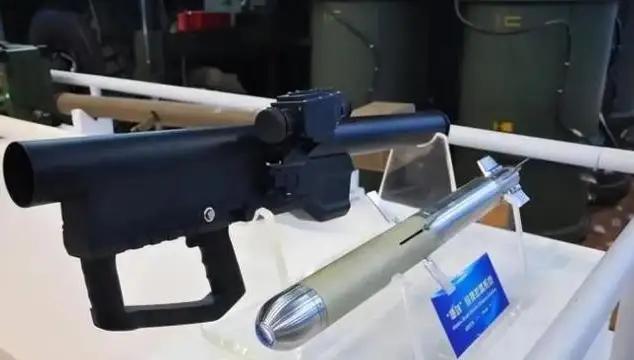 美军最恐惧的噩梦来了！中国“袖箭”导弹震惊全球，3万元一发重量不足4公斤，仅有黄