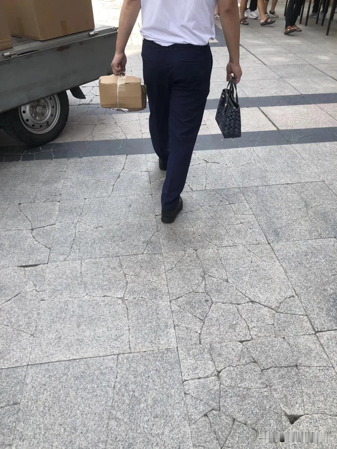 骗色骗财，现在的教师怎么了？山东理工大学继人大教授之后，又爆出雷人消息：一名教师