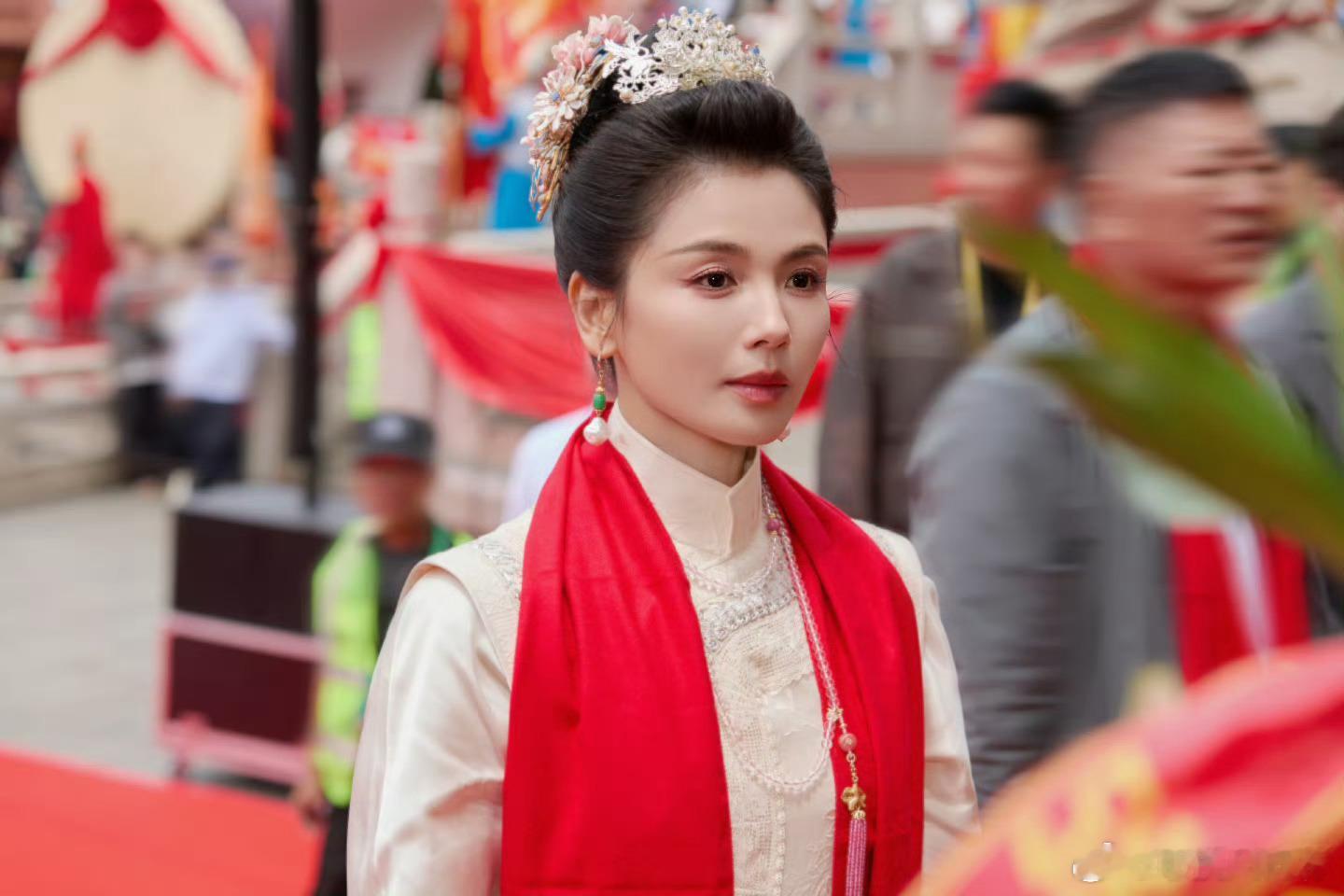 刘涛回应扶摔倒的摄影师刘涛坚守善意初心不改 刘涛回应扶摔倒的摄影师：“坚守善意，