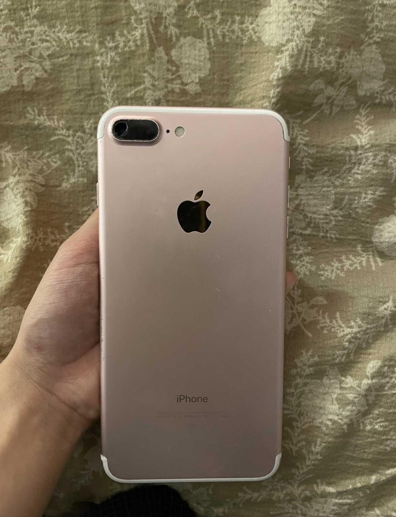 出一台7p 价格190 白菜价
128g为什么价格这么低 因为摔了几次适合拍照 