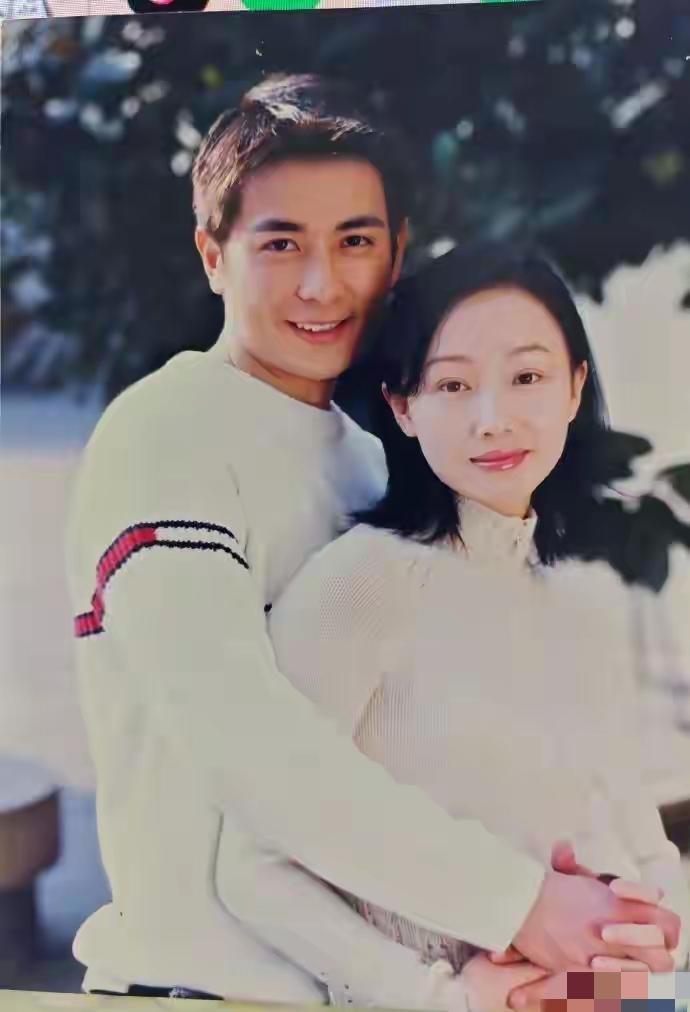 “童年男神”保剑锋深陷婚前不忠争议，昔日搭档黄慧颐实名爆料，晒出2001年隐婚登