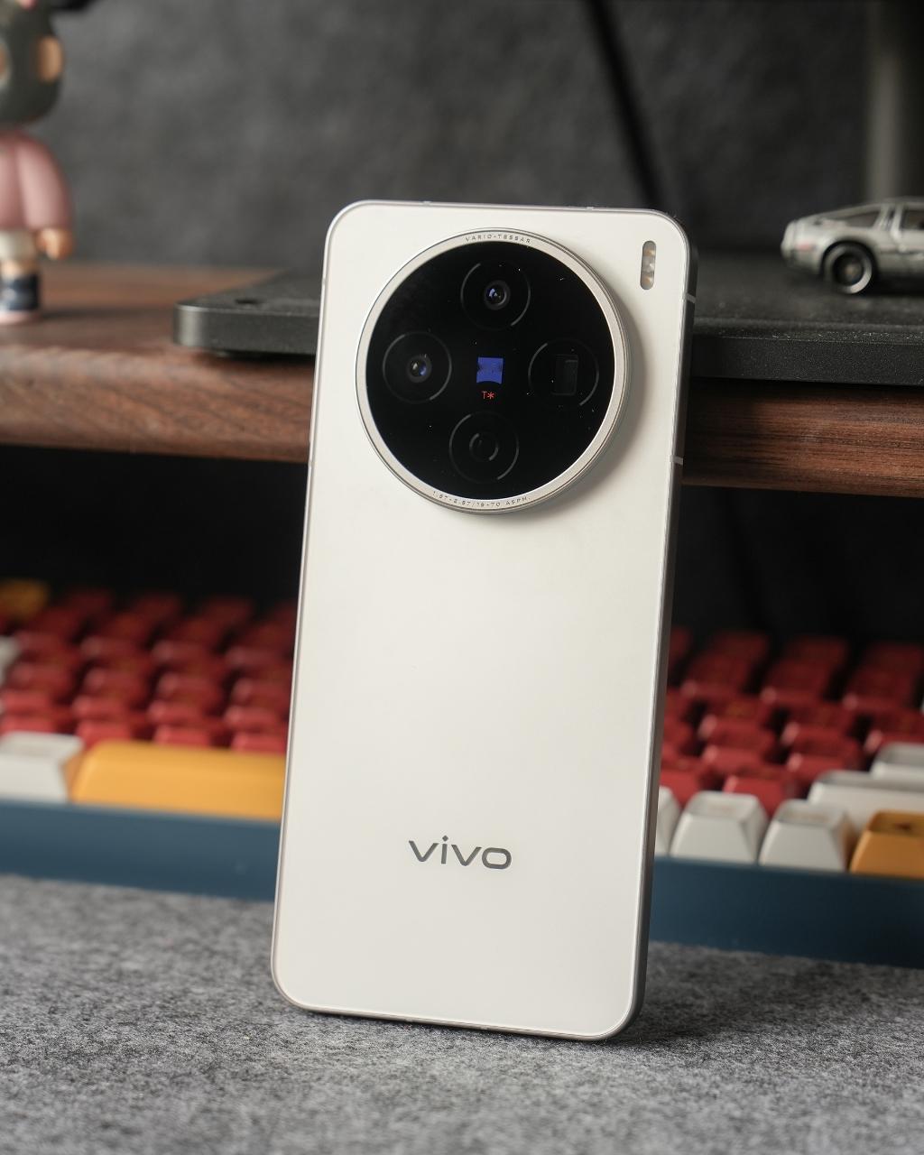 你们嘴是真严，这vivo X200s也不是“果替”啊

网上都在说vivo X2