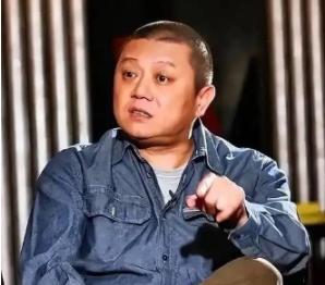 突然发现解放台湾省的建议，王朔的思路太妙了！他曾说，收复台湾不需要打仗，先宣布台