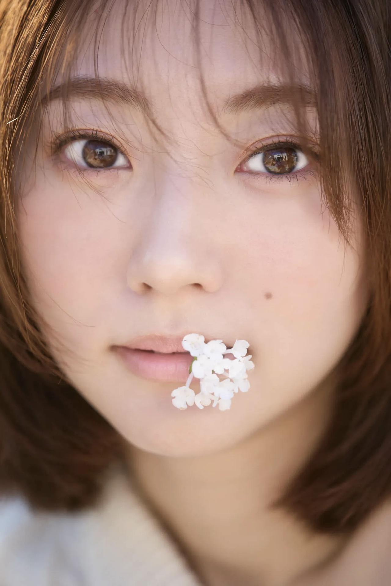 温柔眼眸，花语轻吻，唯美少女风》武田玲奈，绝美的容颜，娇嫩的肌肤，性感的肚子，好