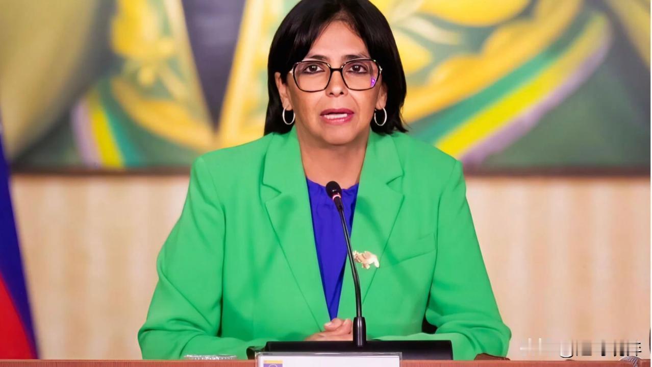 此前，美国于1月3日悍然发动军事行动，强行控制马杜罗夫妇并将其移送出境，特朗普随