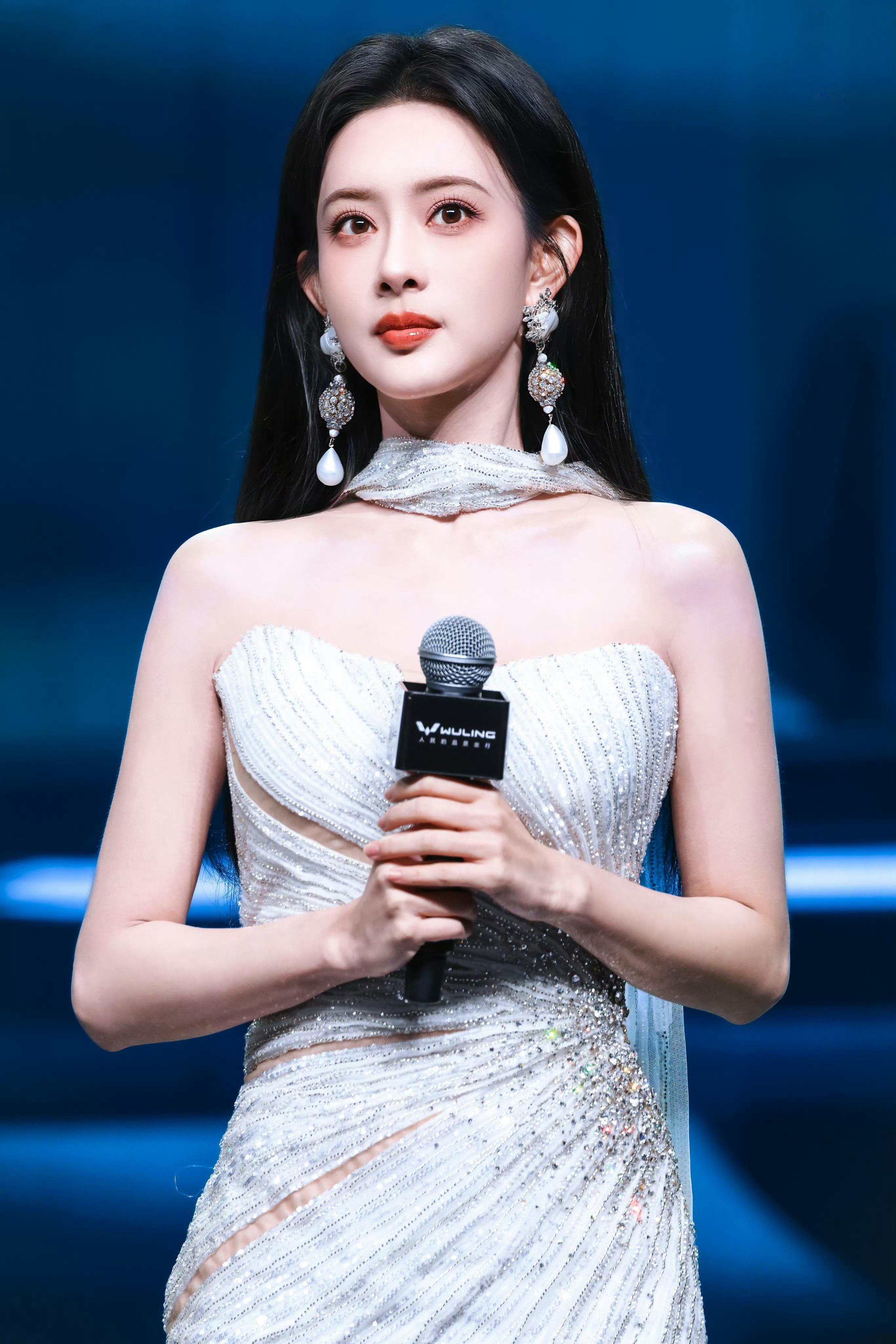 可以好好盘点一圈的挂脖裙