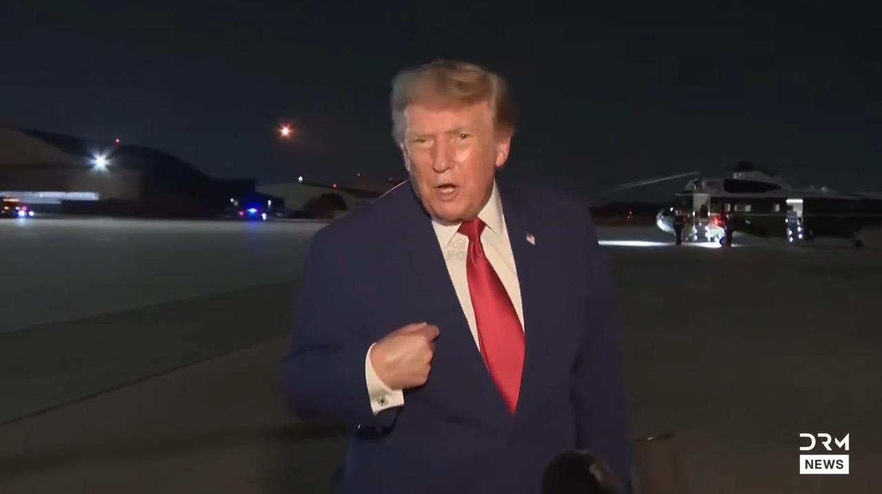 记者追问：既然那架747危险到需要总统临时换机，为什么你自己悄悄登上另一架飞机，