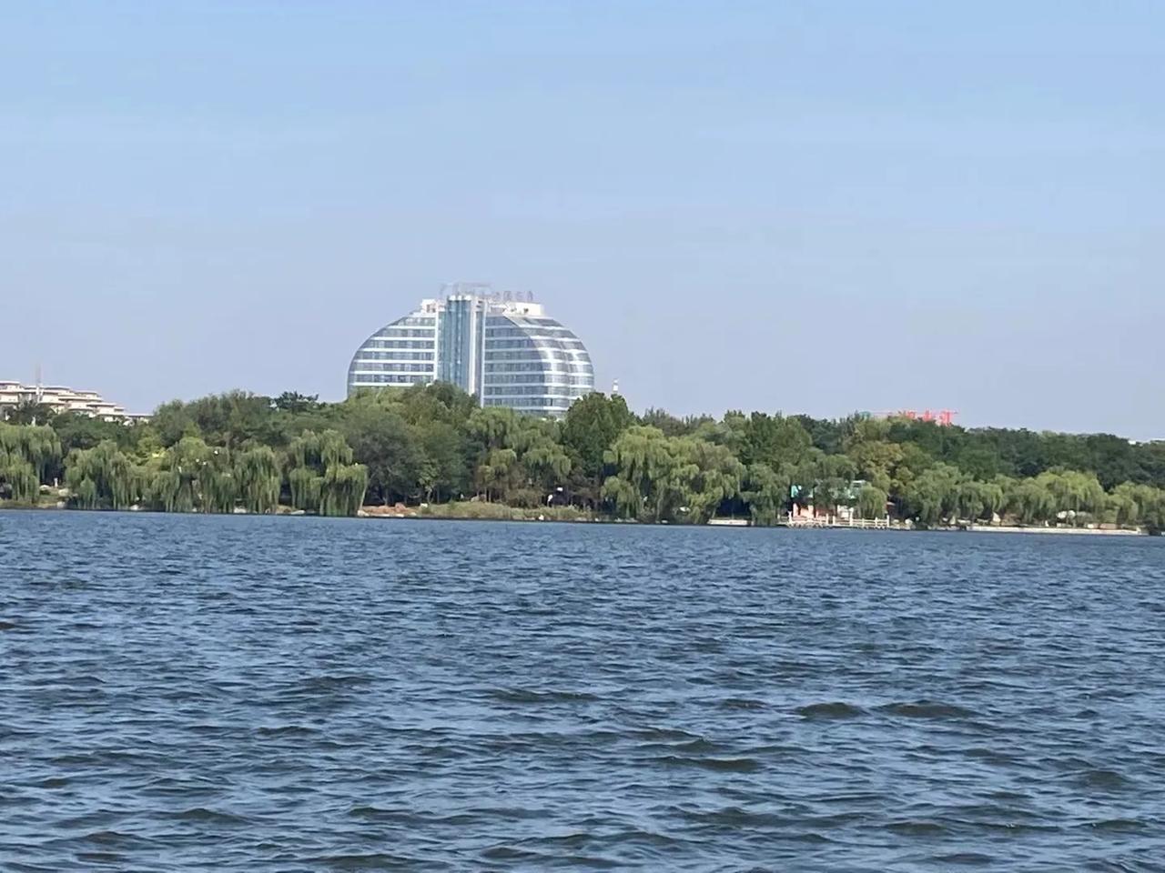 碧波荡漾青云湖