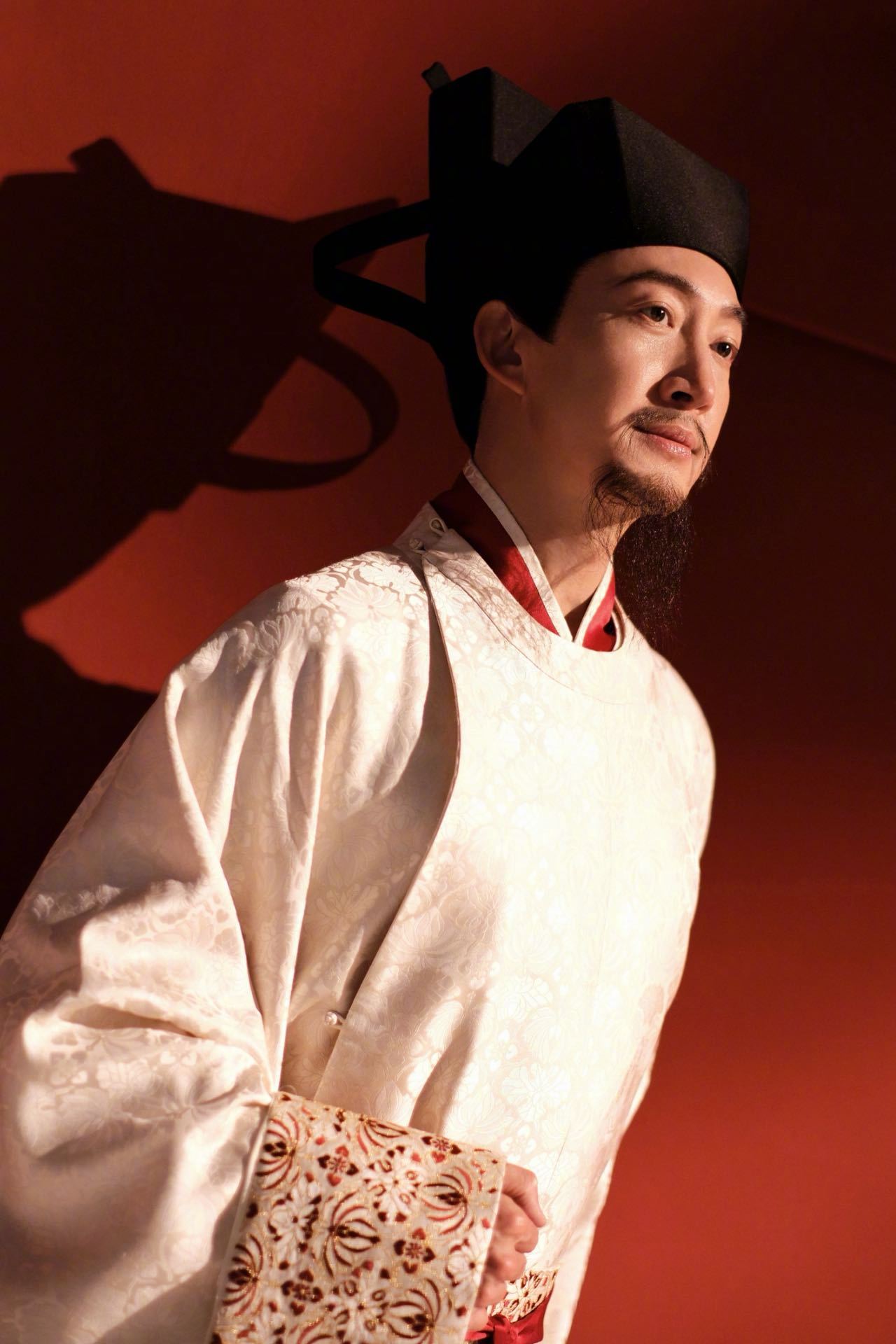 王阳古装新皮肤 谁被王阳这套新古装惊艳到！气质温润又自带风骨，和现代剧里的他完全