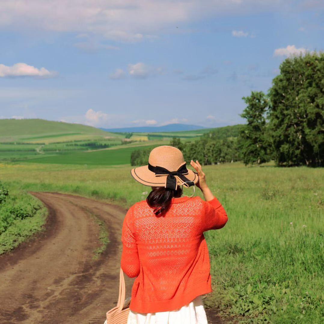 这生命正值春光
 
这生命正值春光，眼底有清风，心上有暖阳。不必困于过往的迷茫，