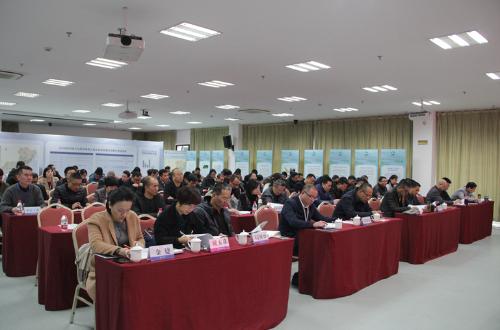 单位组织年度考核，优秀率20%，按照规定去年单位获全县一等奖增加5%优秀名额，会