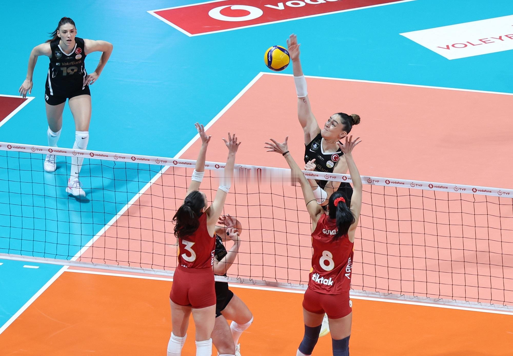 【技术统计】2025-2026土耳其女排超级联赛常规赛第17轮加拉塔萨雷0-3瓦