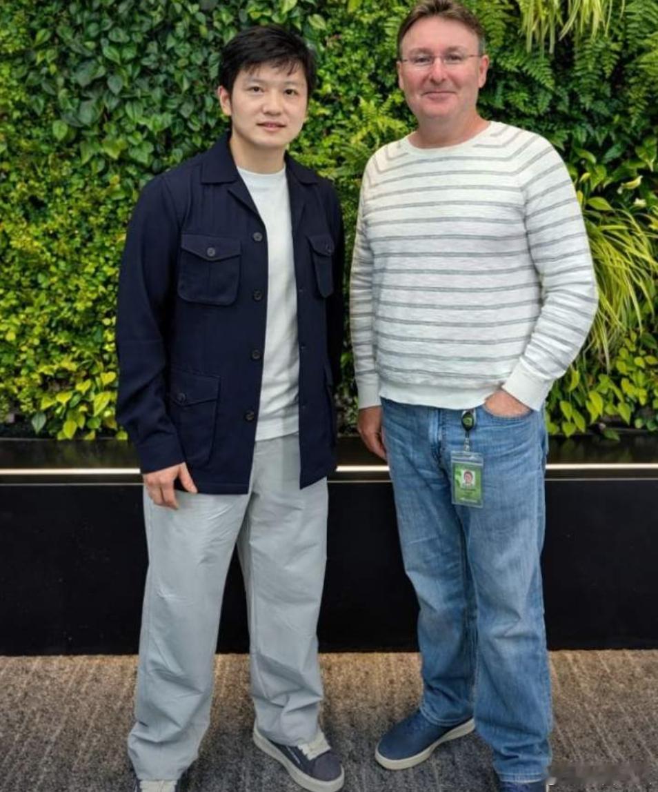 樊振东与英伟达创始人打乒乓球 樊振东硅谷跨界切磋！与英伟达创始人黄仁勋对战乒乓球