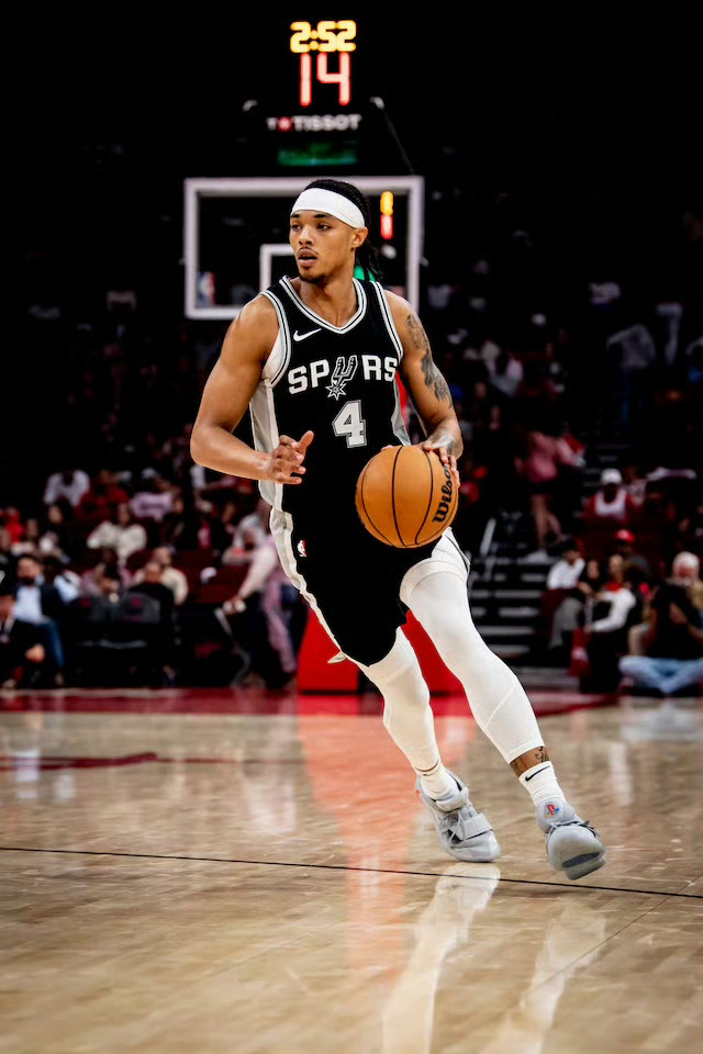鹈鹕和小布兰登-波士顿签下一份双向合同✍️#超话创作官# ｜#nba开新大集# 