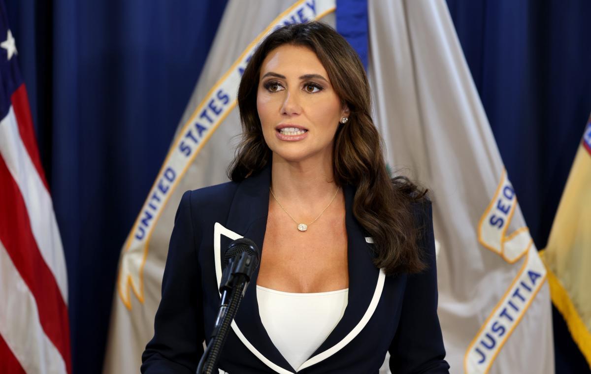 哈巴没资格当检察官，特朗普的任命被法院直接撕了。
不是她不够狠，是程序没走对。