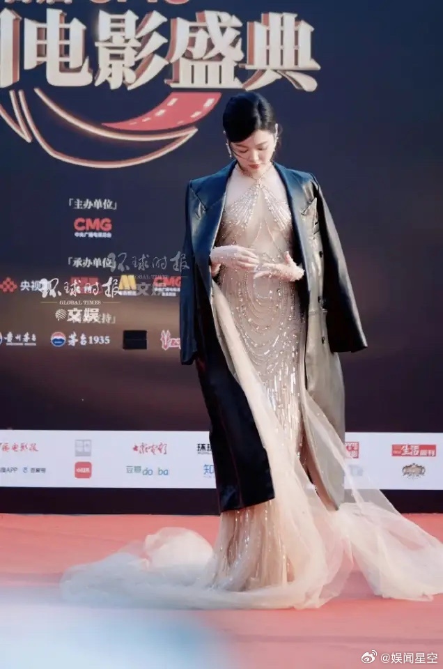 辛芷蕾拿影后之后状态太好了！辛芷蕾出席首届CMG中国电影盛典，她的红毯状态真的太