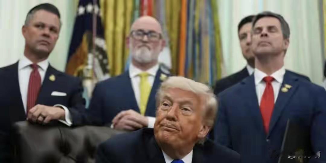 据外媒，有美国专家指出这次美以发动的对伊朗战争是美国走向衰落的分水岭。
说两句，