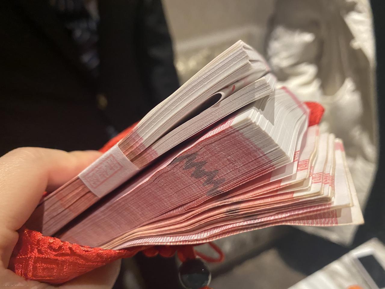 公公来省城住院，我们垫付了所有费用，昨天老公吞吞吐吐的问我，老婆，爸这次住院报销