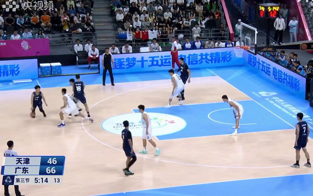 来了[打call]！杜润旺单节5记三分找回手感，阿旺终于证明了自己的射手价值，广