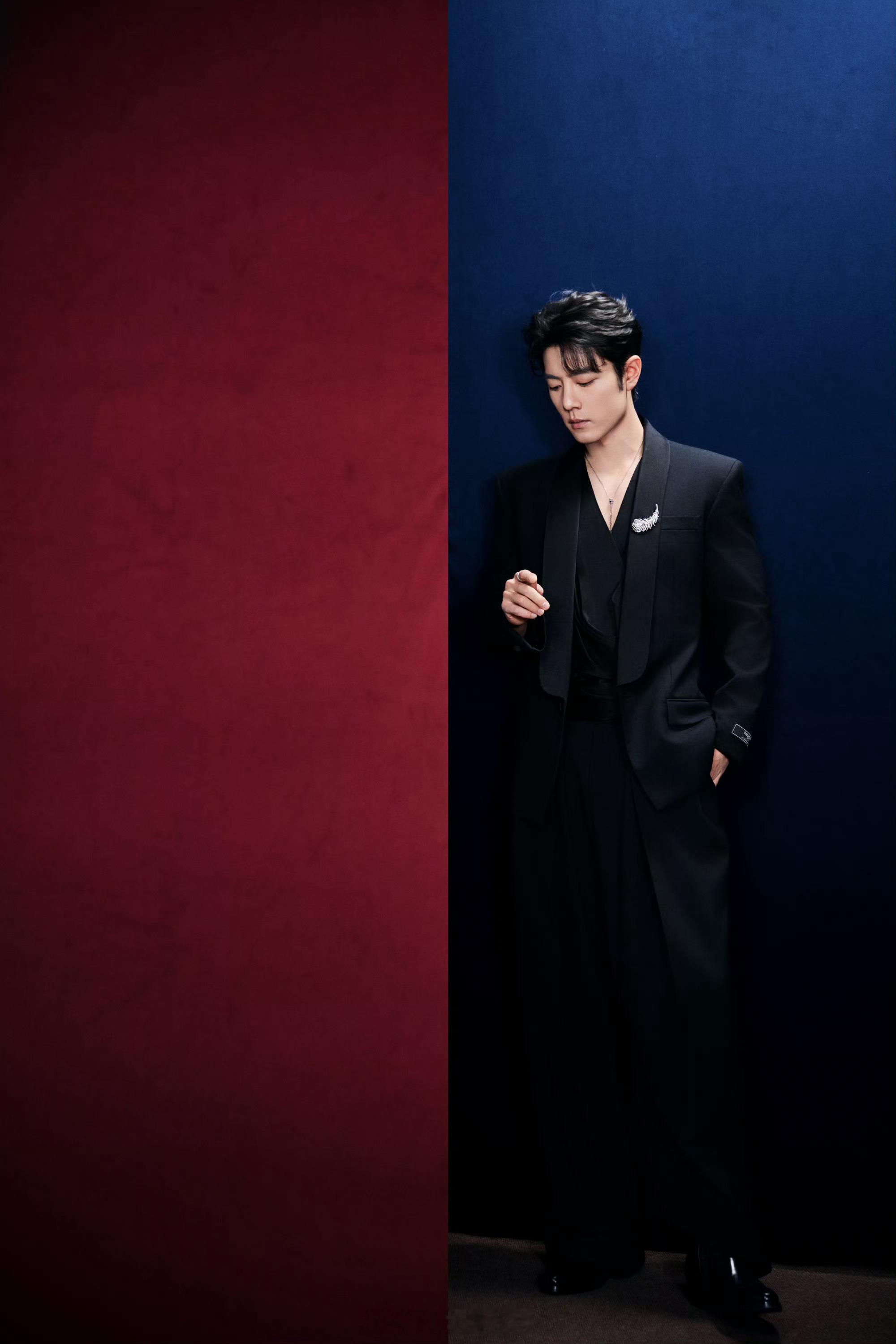 肖战网络视听出图低调又帅气的优秀男演员肖战呀！ 