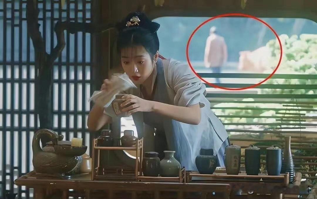 与凤行穿帮镜头！
