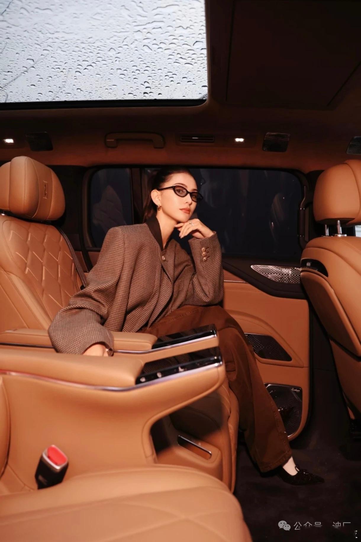 天呐，天王嫂昆凌竟然开上仰望U8L鼎世版了她一定很喜欢这车吧，我们做的如此好的车