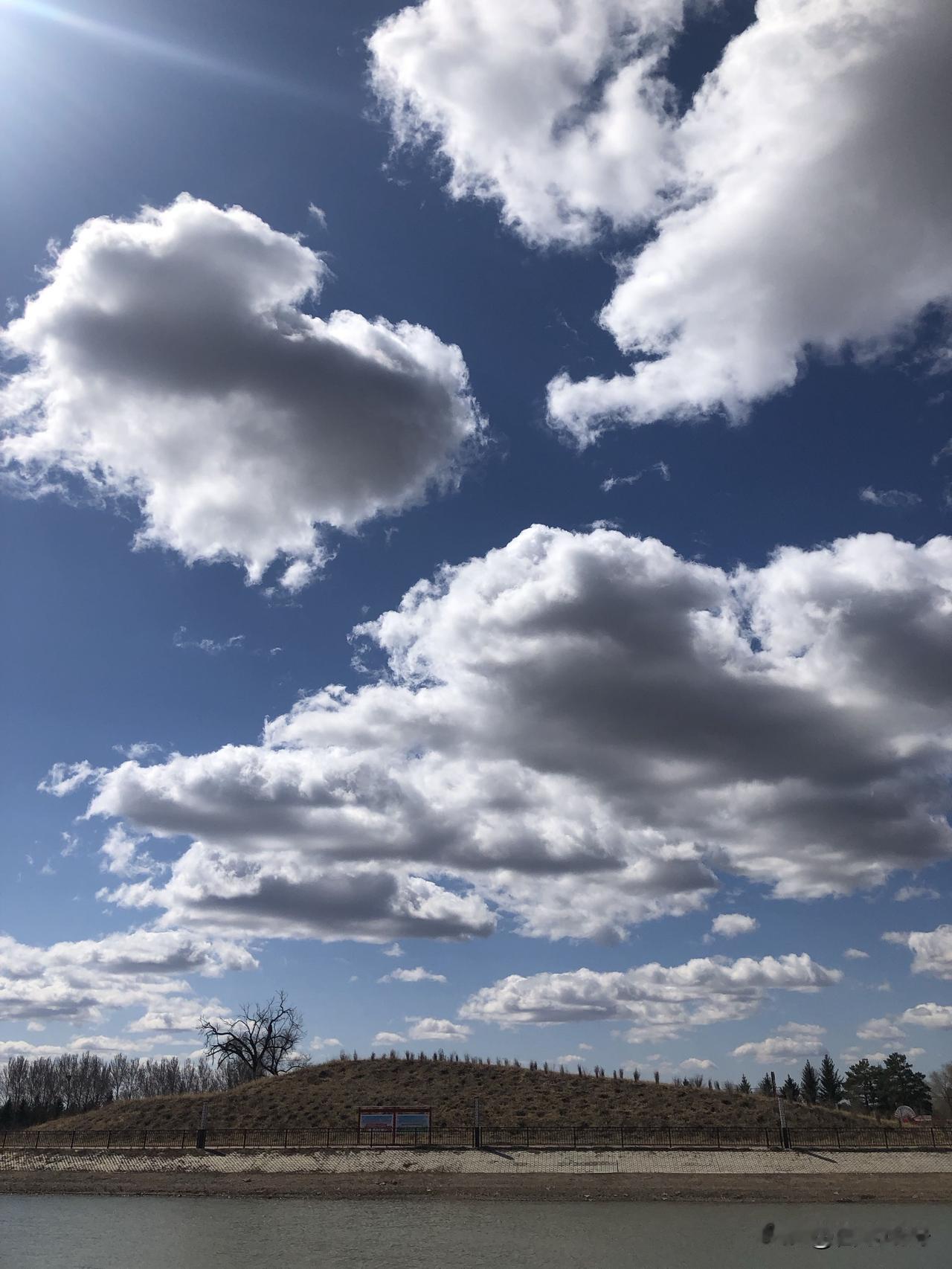 热血刷屏！中国海军77年蜕变，山河无恙皆因他们

今天，举国致敬中国海军，迎来7