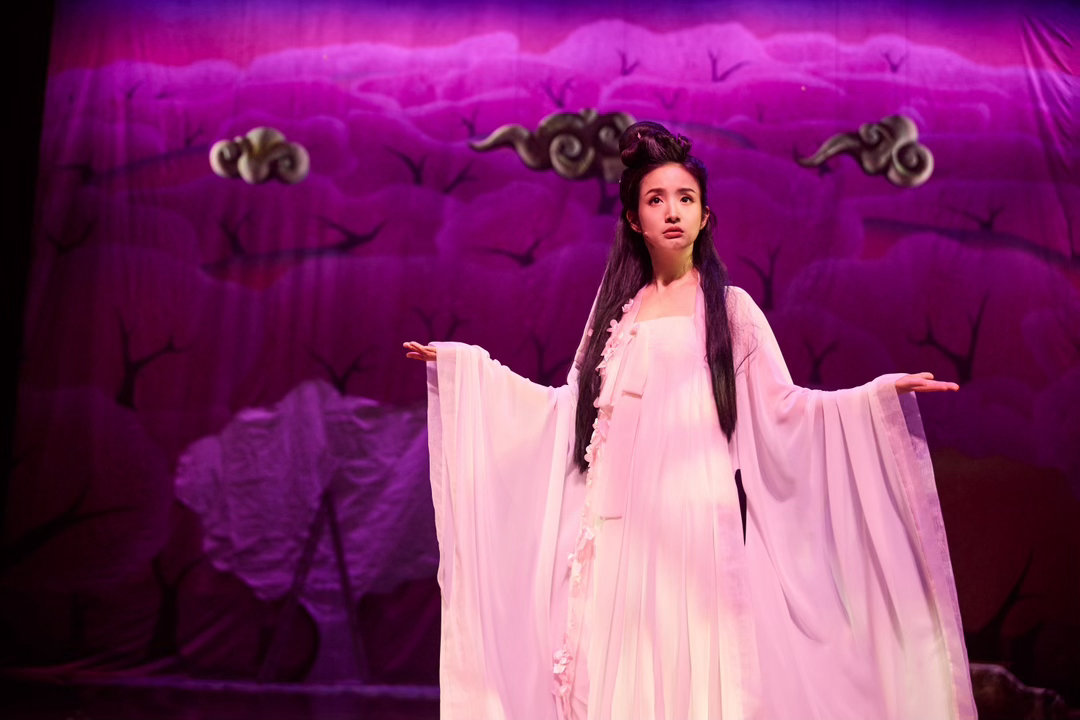 林依晨张震让我们吃的很好张震林依晨要来江西了 林依晨说她一直都很有力量，从她演的