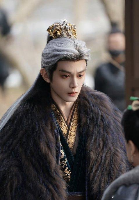 张凌赫 我和他都没演过长风渡各位小伙伴们！今天咱们来聊聊演员张凌赫和那部超火的《