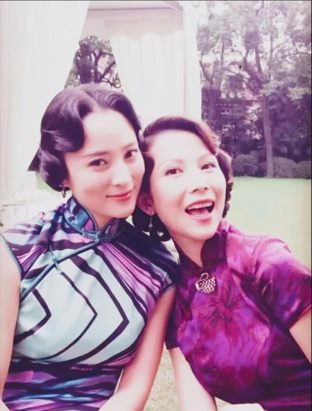 纯元皇后与乌拉那拉·宜修皇后同框，“双皇后”同框的旗袍造型，把民国名媛的韵味拉满