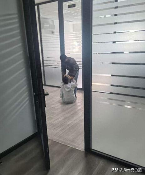 越南境内，三名中国员工拒接棘手业务，遭主管口头直接解雇，一张空白离职单摆在眼前，