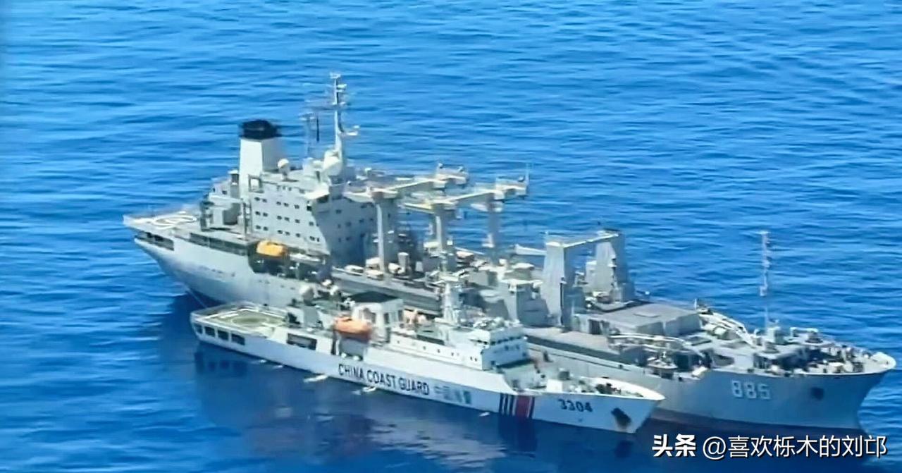 菲律宾侦察机
刚闯黄岩岛领空
就被眼前一幕浇透凉水——想找防御空隙搞袭扰？纯属白