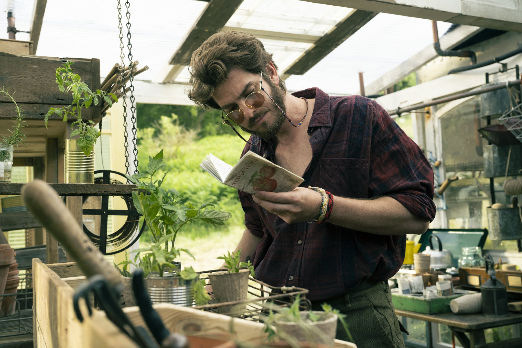 安德鲁·加菲尔德 加菲猫在新片《远方的魔法树》中的造型！ 