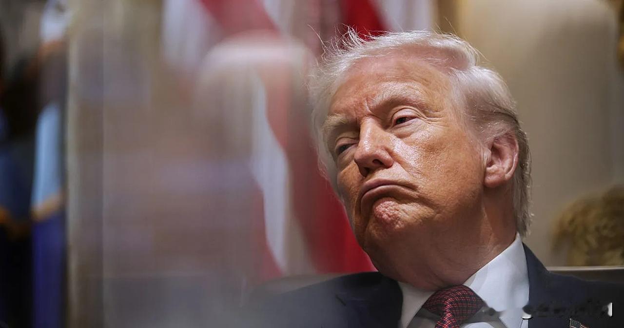 【特朗普称将干预泰国柬埔寨边境冲突】在美国总统斡旋的两国停火协议破裂后，他表示将