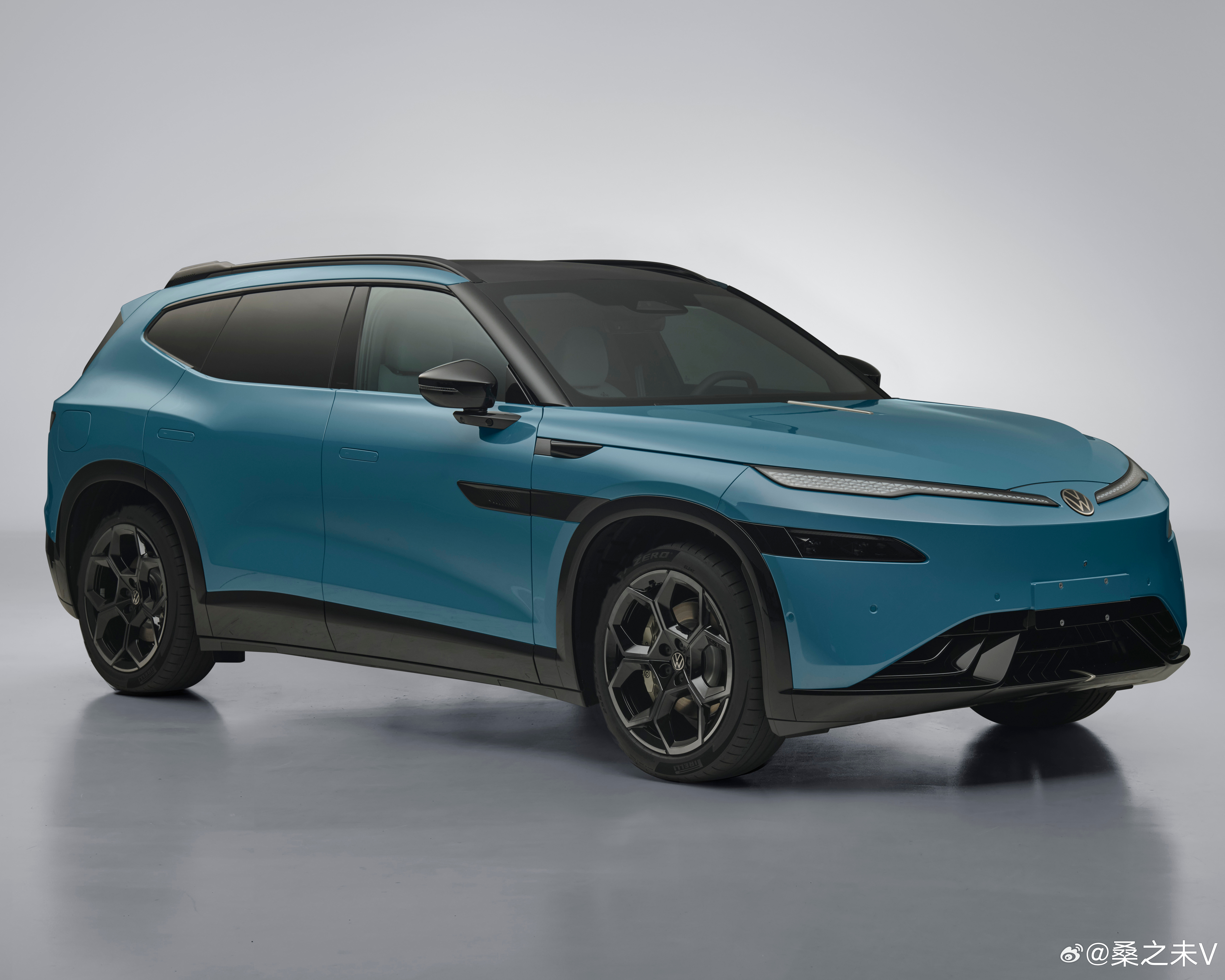 金标大众首款纯电旗舰公示 与众08登陆工信部网站，车型信息正式披露。作为金标大众