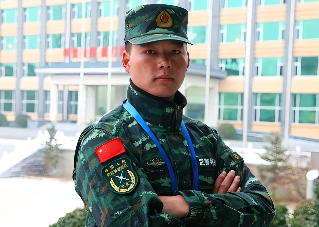 乌蒙深山走出的特战尖兵！90后武警何格，用血汗铸就强军荣光
 
何格，男，199