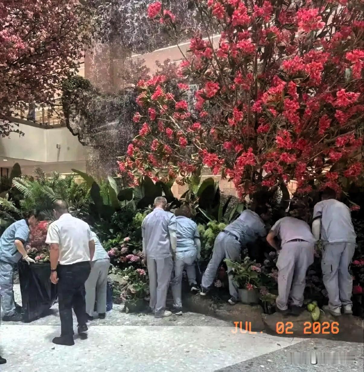 西安赛格这场悲剧，早已不只是单一纠纷，更是给所有入驻商户敲醒了警钟。很多业内商户