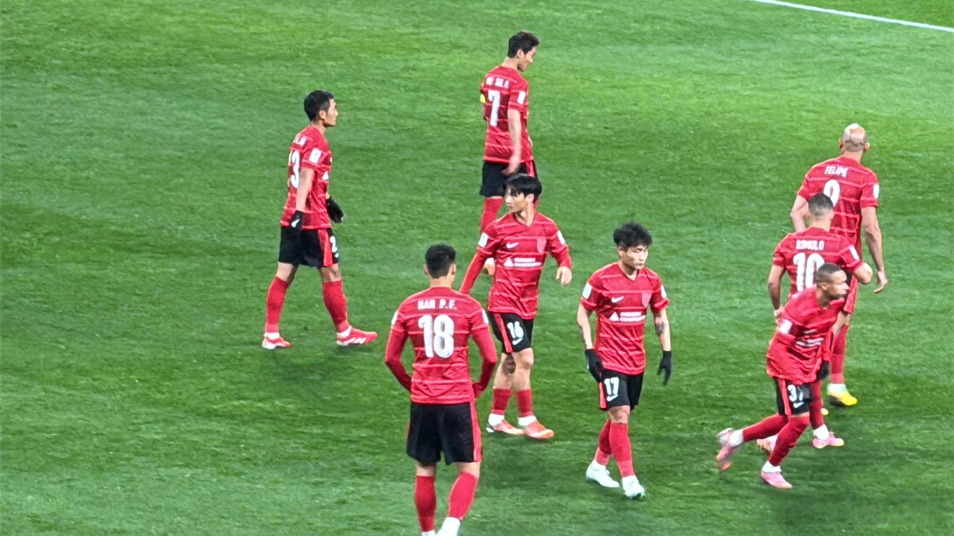 新赛季在一场失利中开启，突然有点怀念老徐的那支队伍了，能跑，有拼劲，专打硬战，不