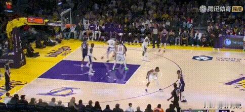 勒布朗·詹姆斯，不演戏了。
他改当导演了。
你见过球星摔倒了，第一反应是找裁判要