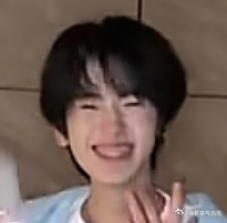 肘击刻板印象 老几只会呲出一口大银牙套 老jo依旧无辜瞪大双眼惊讶表管松弛处理 