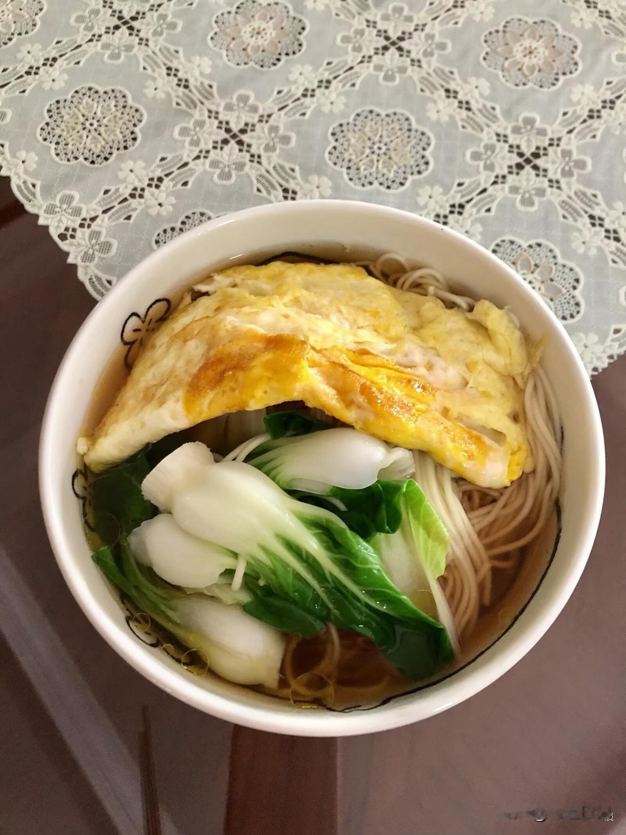 今天股市你赚钱了吗？
我赚了几百块，哎呦当时还挺美，结果一看总账，心凉半截——