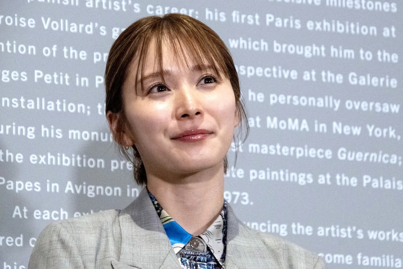 日娱新闻松冈茉优 松岡茉優于6月9日出席了在东京国立新美术馆举行的“毕加索 me