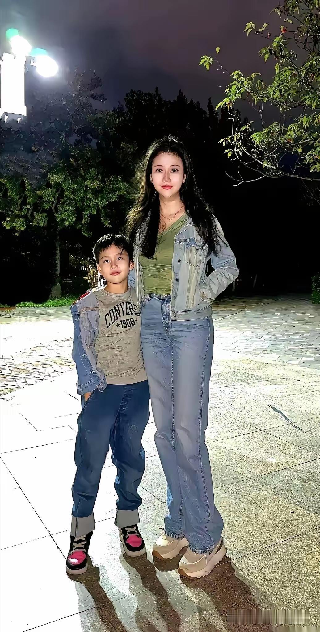 带儿征婚？
勇气可嘉！条件是：不要彩礼，不再生孩子，同时男方做到视儿如亲生；看来